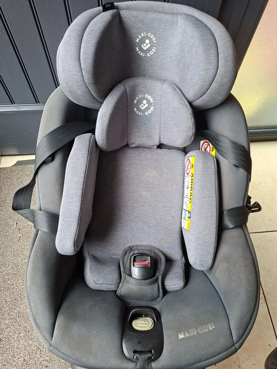 infant carseat - Image 1