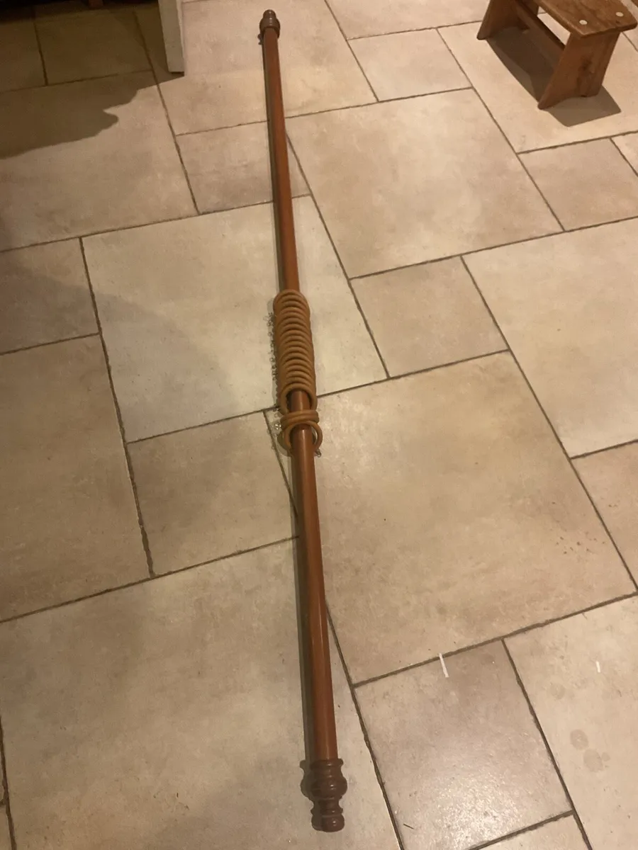 Curtains and curtain pole - Image 2