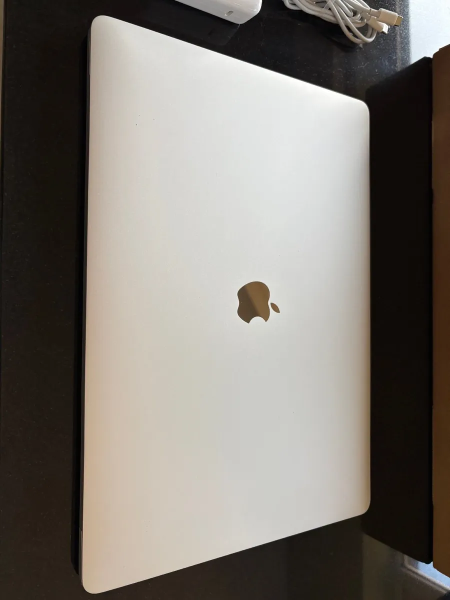 As New 16" Apple Macbook Pro Tahoe Os 512SSD|16GB - Image 4