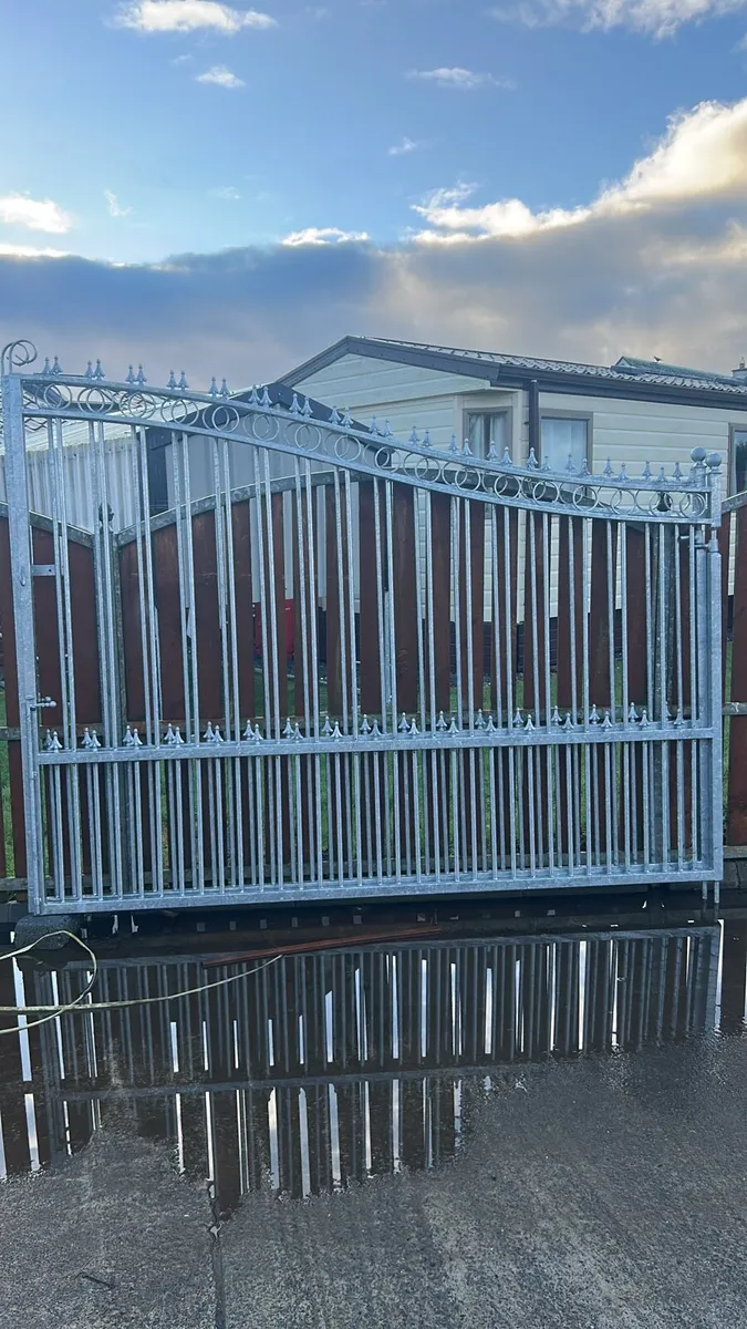 12/14ft Galvanized gates on sale ✅ - Image 2