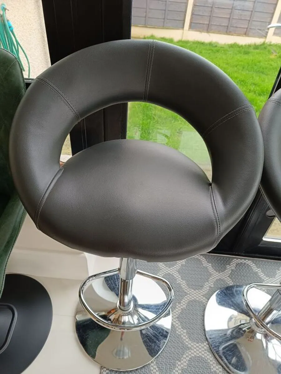 Kitchen Bar Stools - Image 2