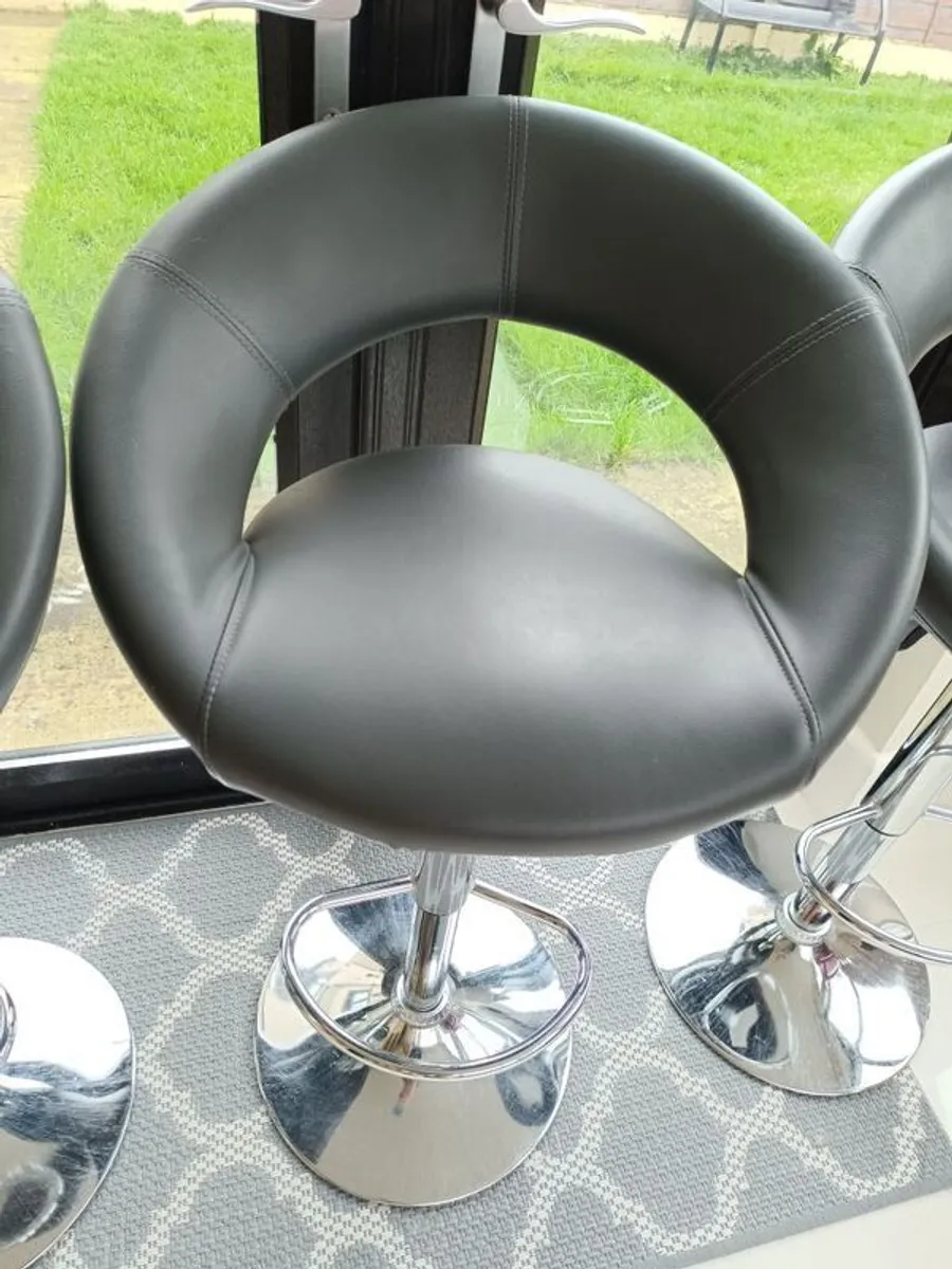 Kitchen Bar Stools - Image 3