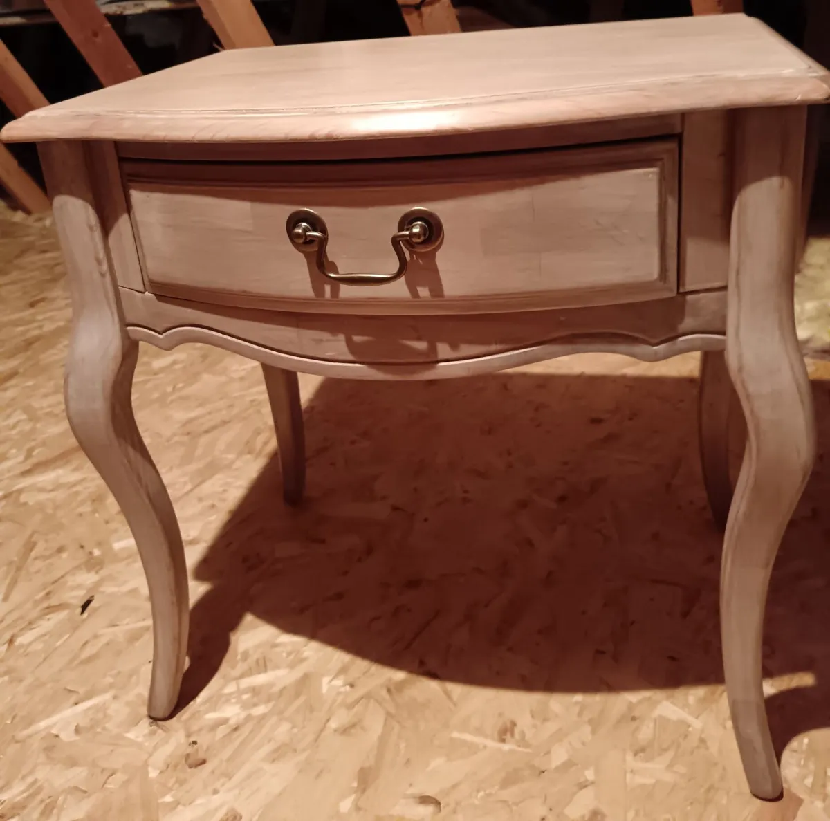 Antique style Table - Image 2