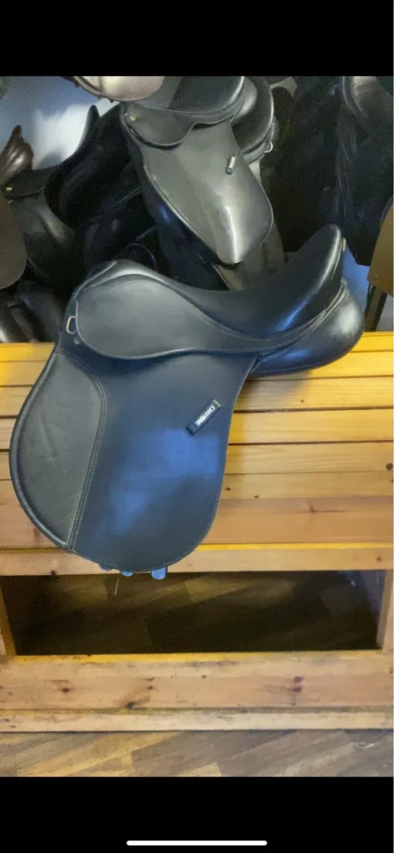 Wintec adjustable pony saddle 14.5-15” - Image 3
