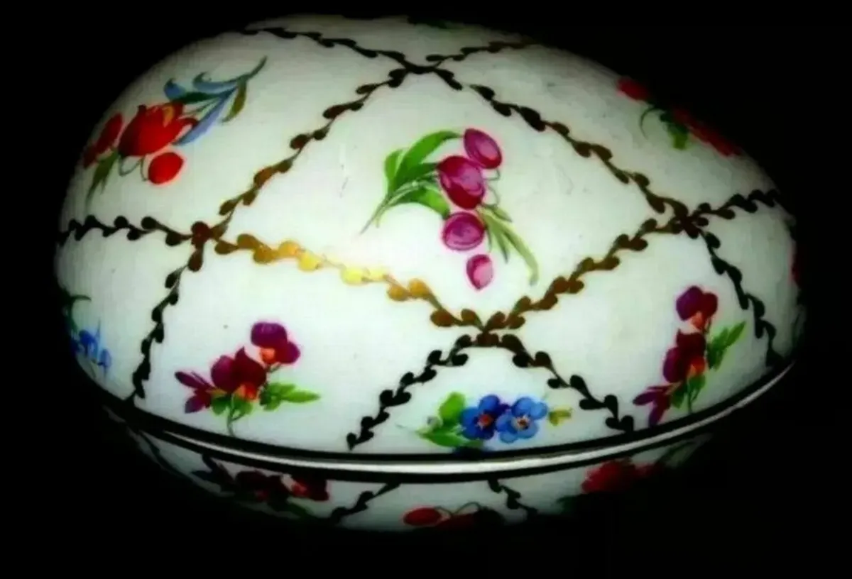Vintage Porcelain Trinket Box - Image 3