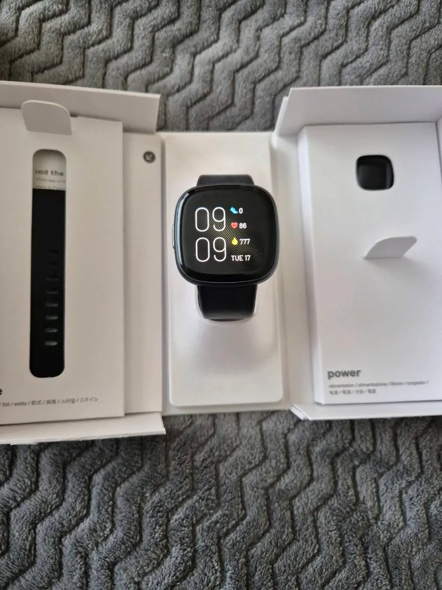 Fitbit Versa 4 - Image 2
