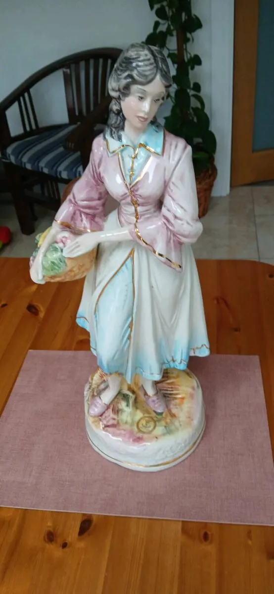 Italian porcelain figure - Image 3