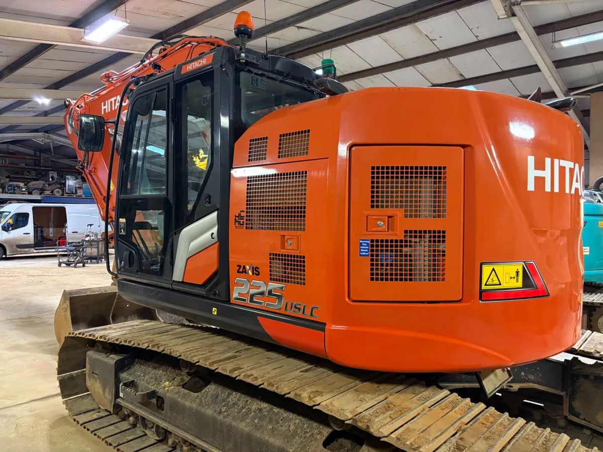 Hitachi zx225-7 - Image 3