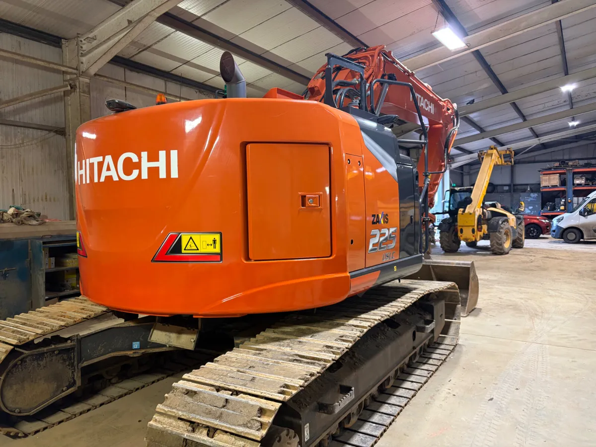 Hitachi zx225-7 - Image 2