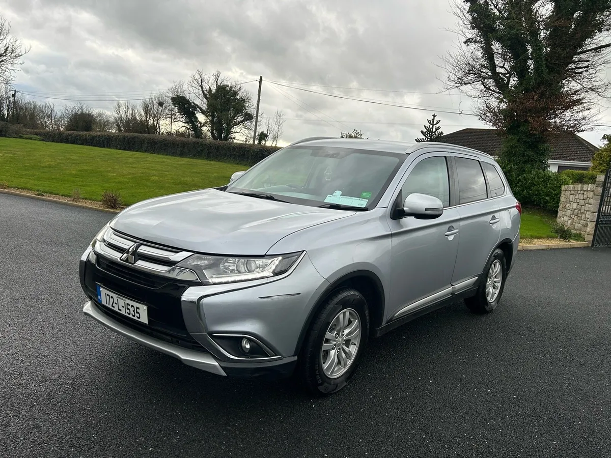 2017 Mitsubishi outlander - Image 3