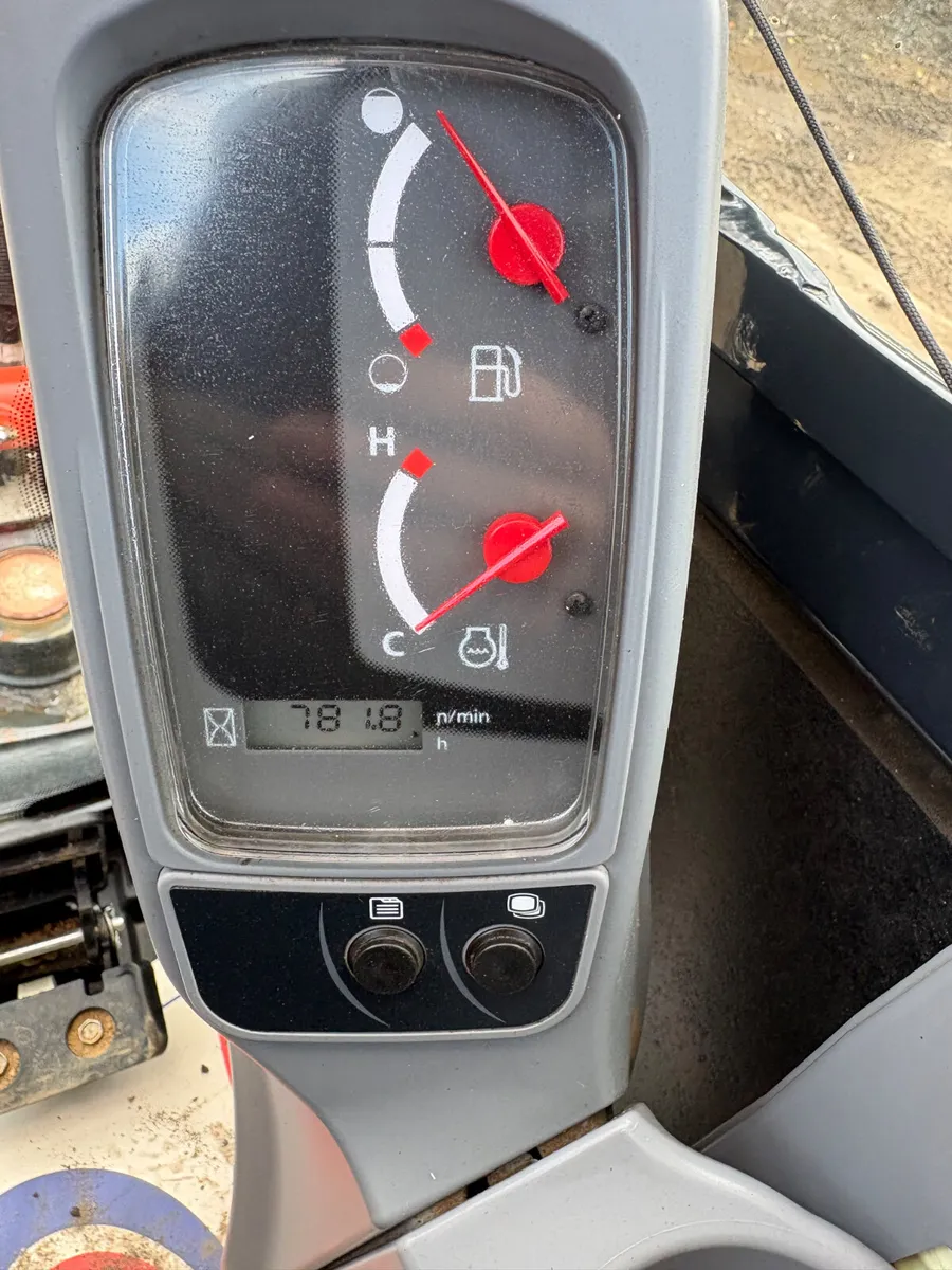 2023 Kubota kx027-4 (only 760 hours) - Image 4