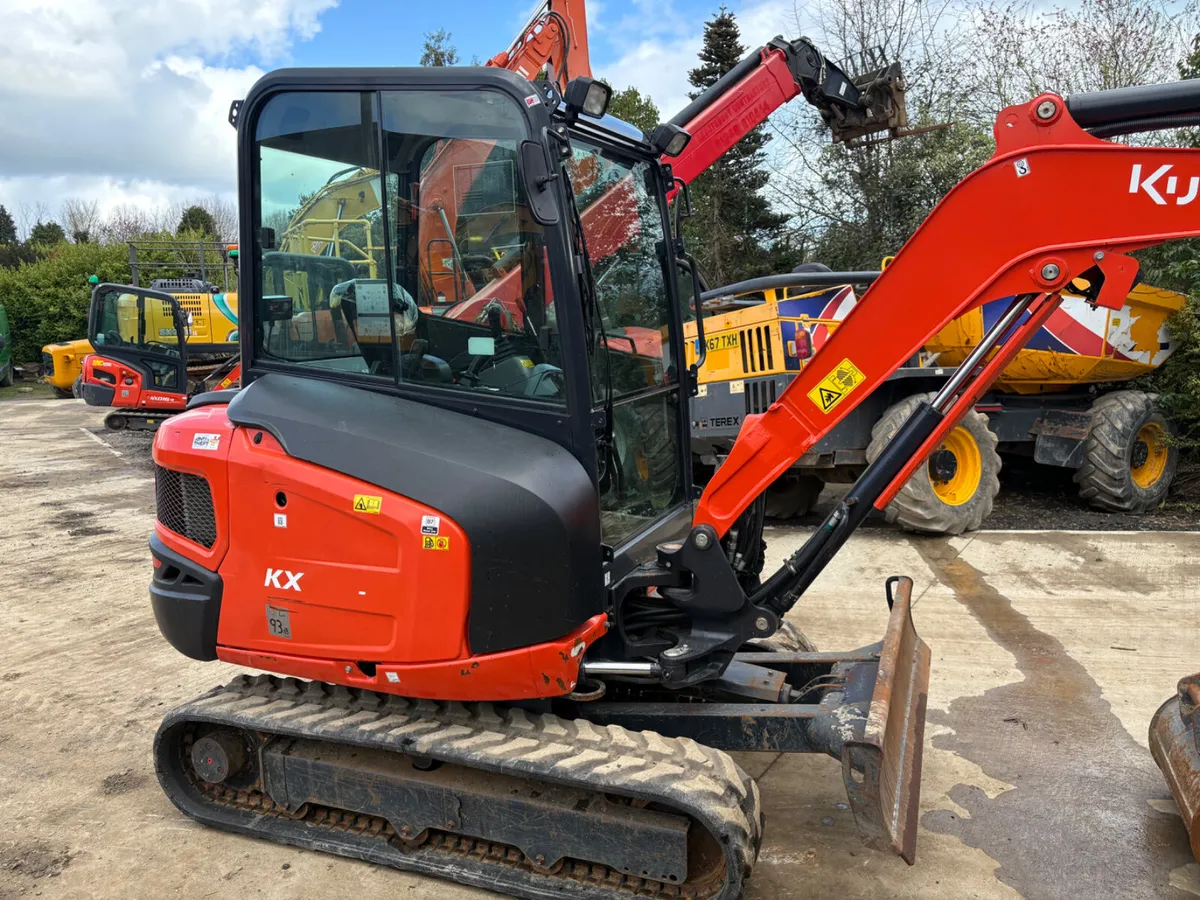 2023 Kubota kx027-4 (only 760 hours) - Image 3