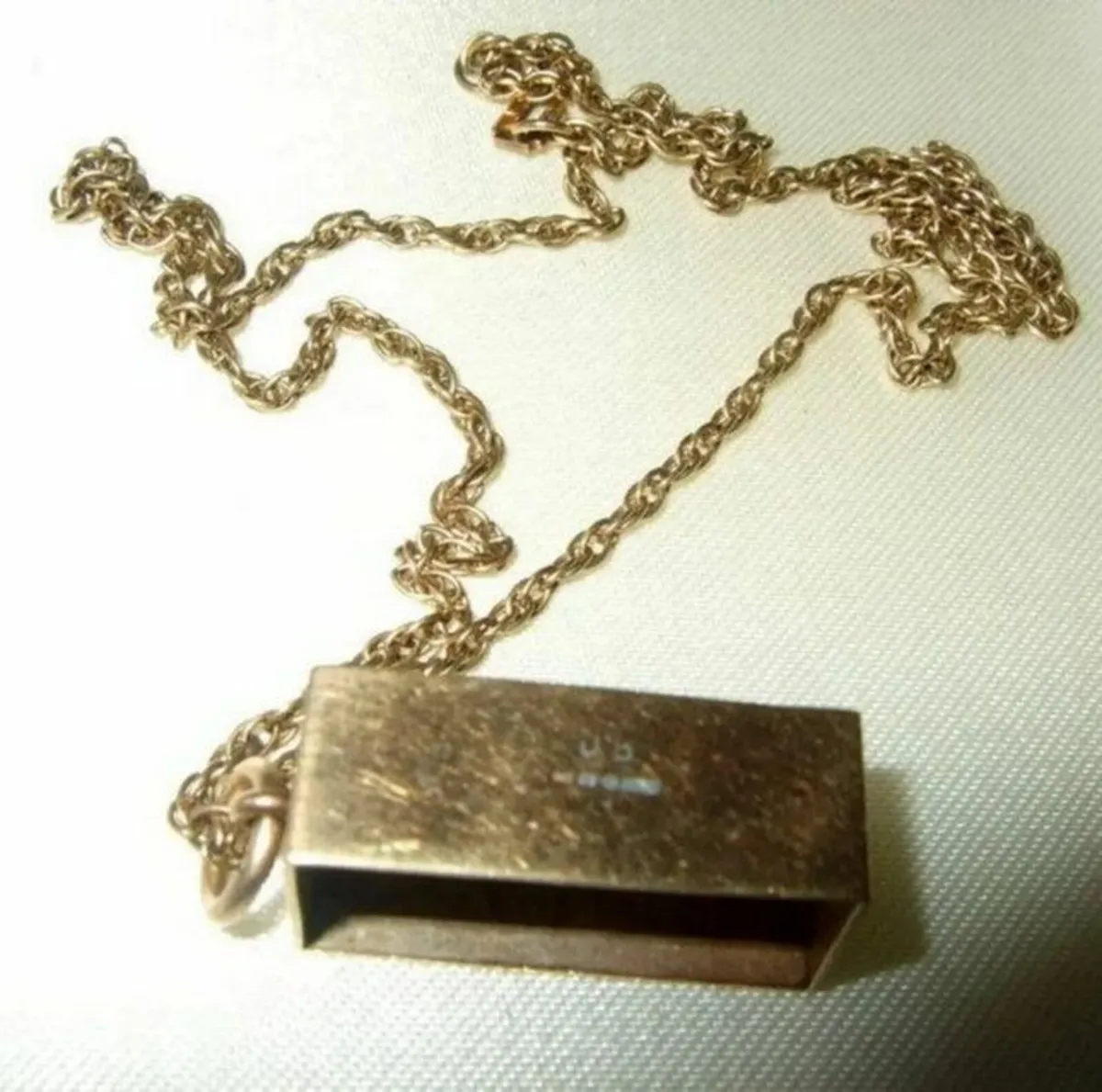 Vintage Hallmarked 9ct Gold Pendant & Chain - Image 3