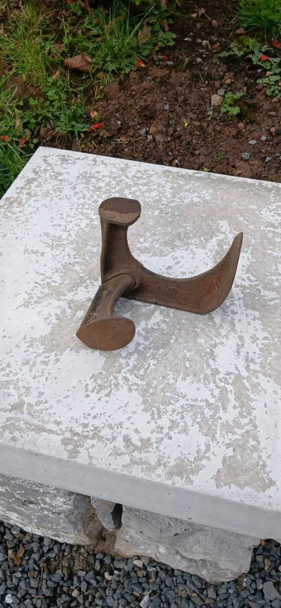 Cobblers last - Image 1