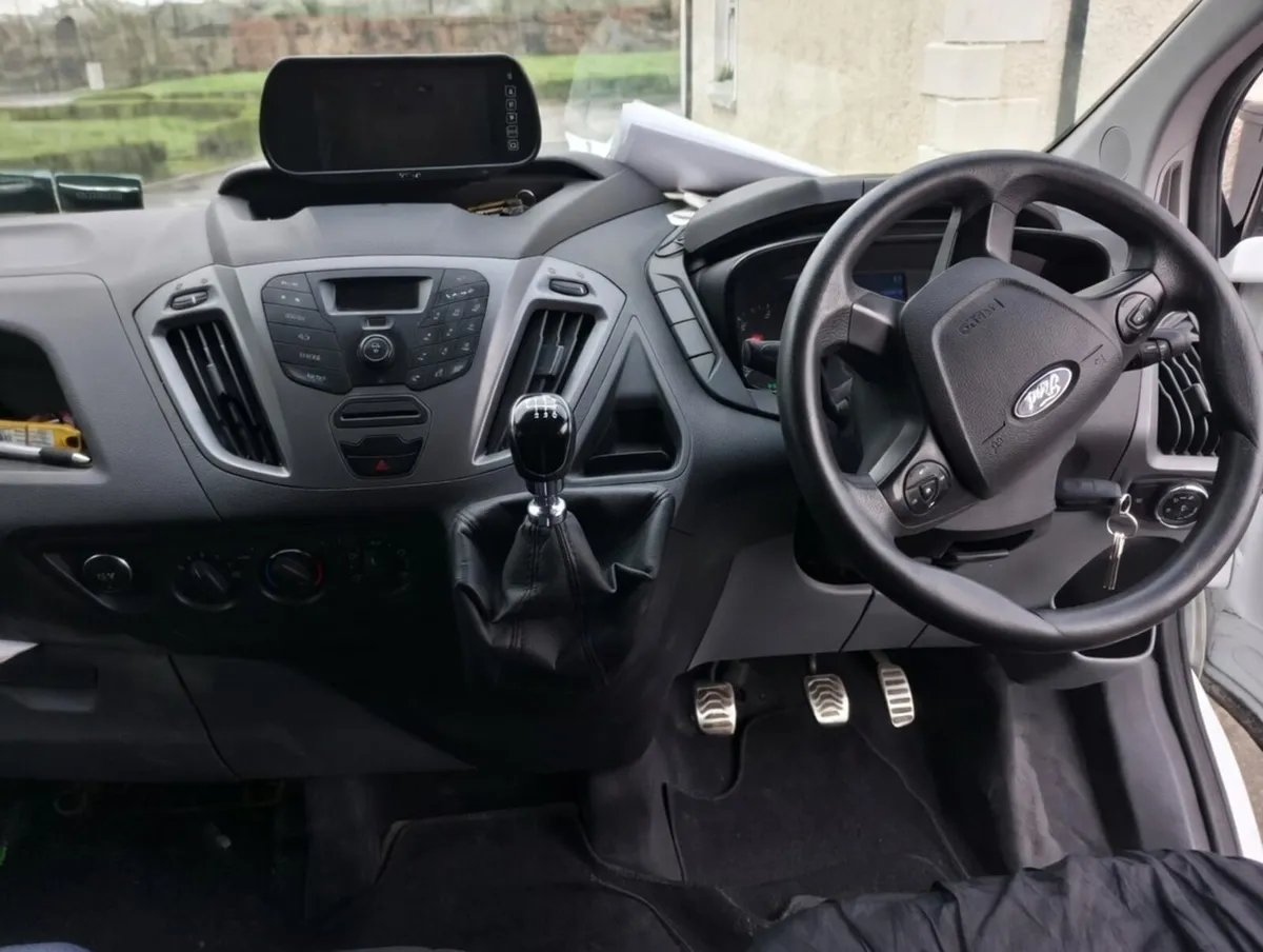 Ford transit custom crewcab 6 seater - Image 2