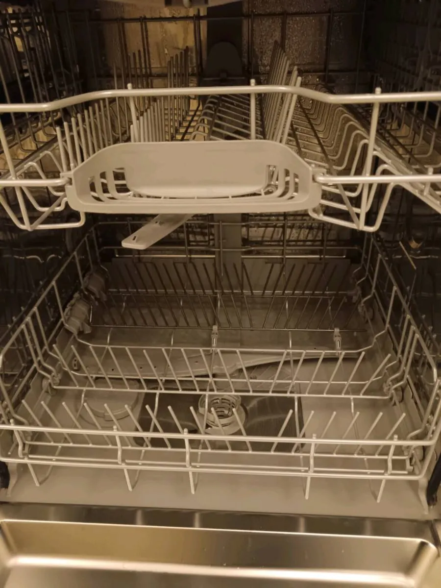 Dishwasher - Image 1