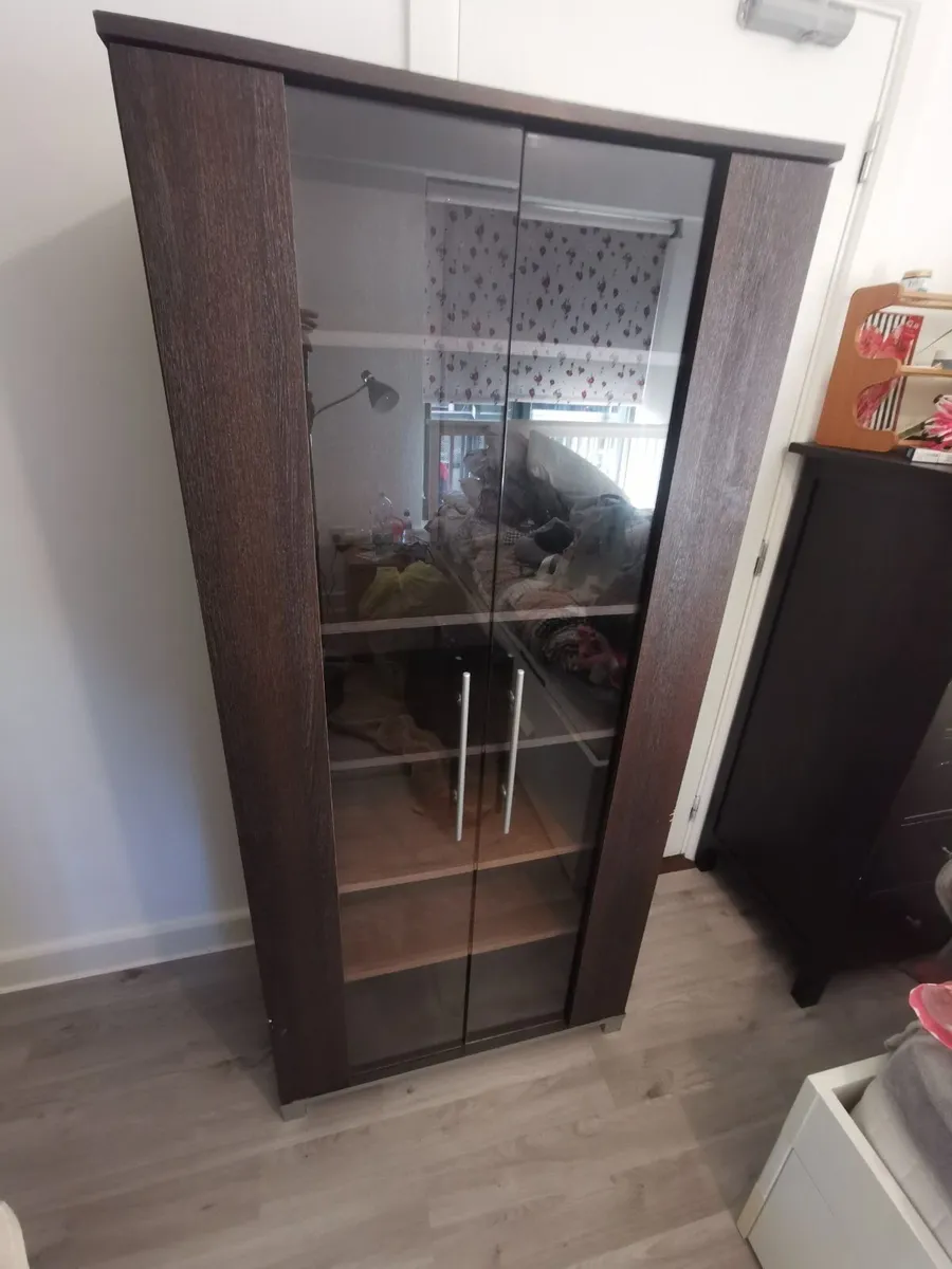 Modern Roomy Display Cabinet Unit - Image 1