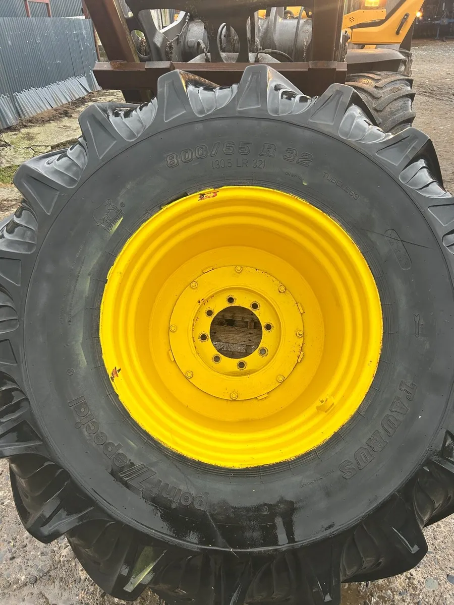 Taurus 800/65 R32 - Image 4