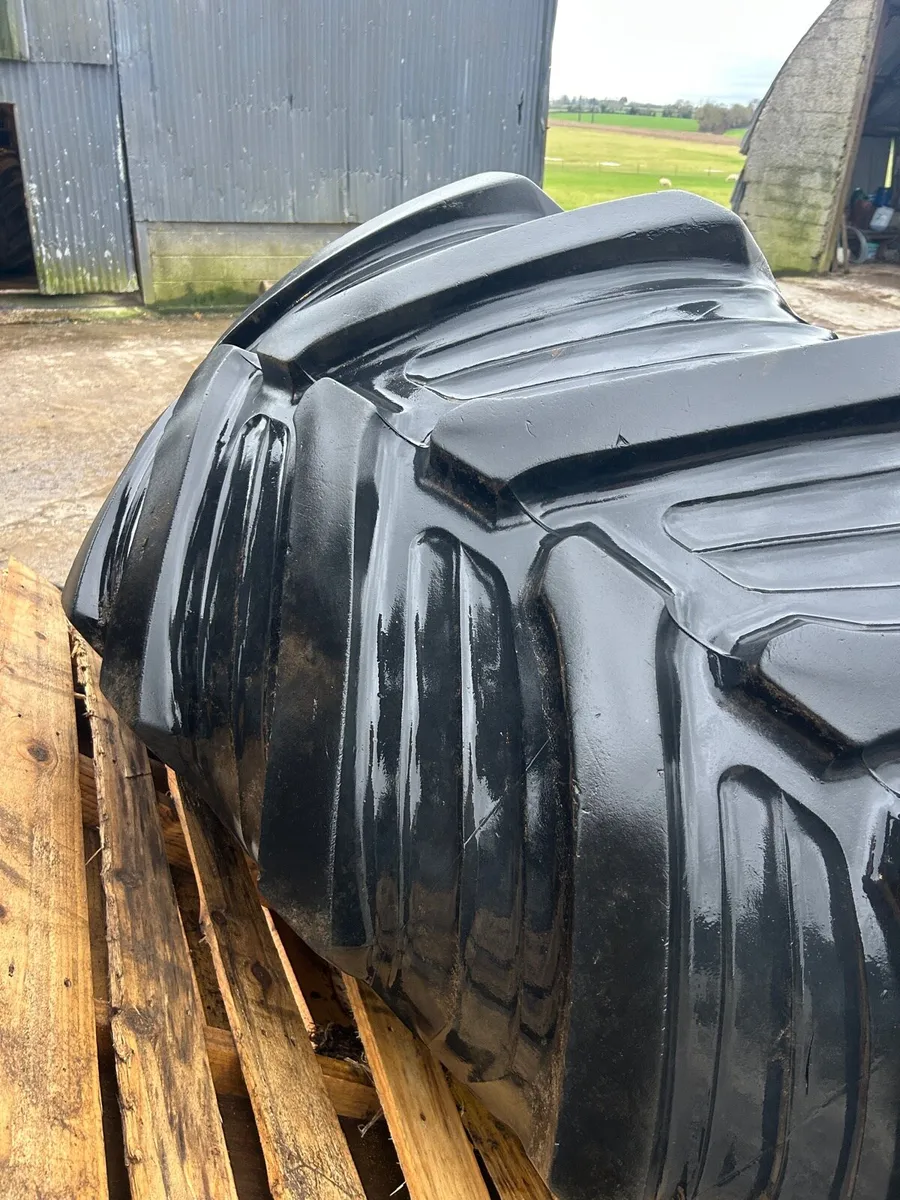 Taurus 800/65 R32 - Image 4