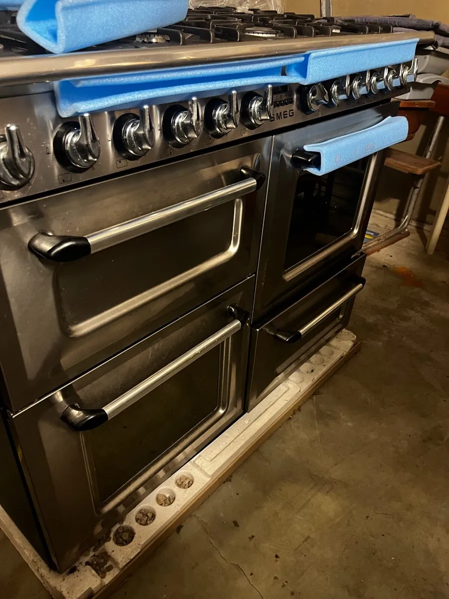 SMEG - 7 Ring Gas Cooker - Image 2