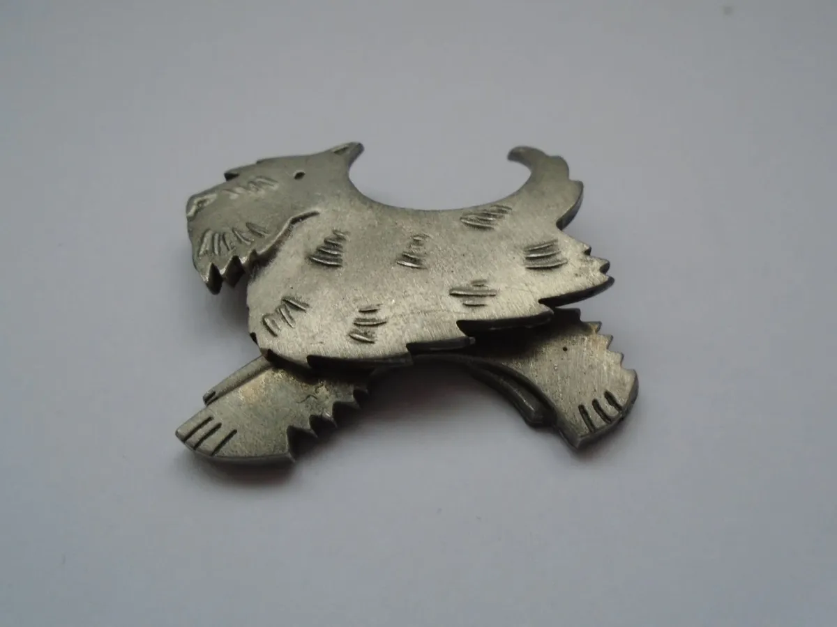 Vintage Pewter brooch, Jewellery. Brooch - Image 1