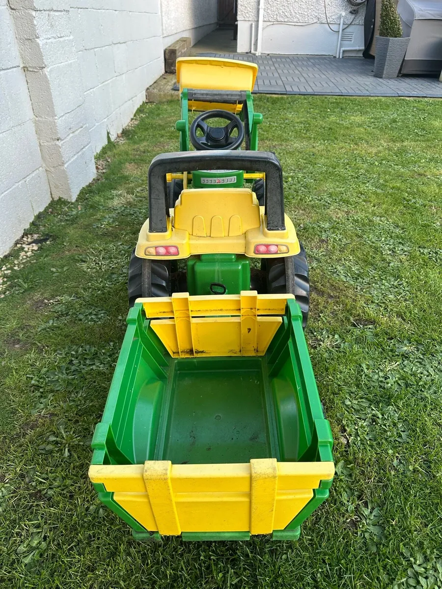 Ride on John Deere kids tractor and trailer - Image 4