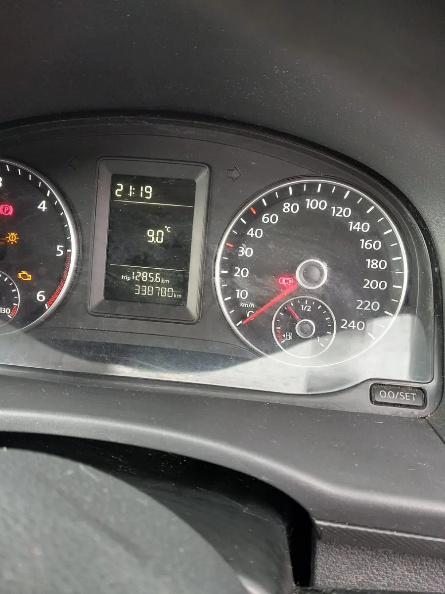 Volkswagen Caddy 2012 - Image 4