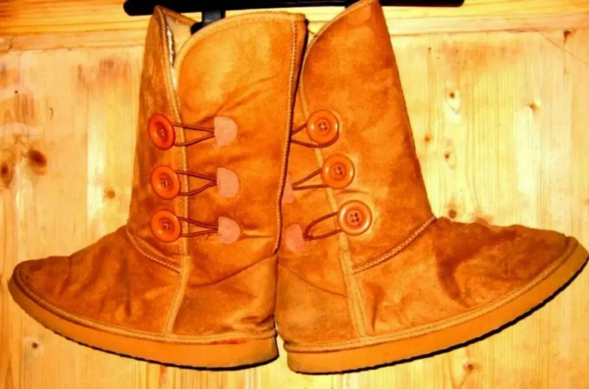 BNWT Ladies Boots-Size 6.5 - Image 3