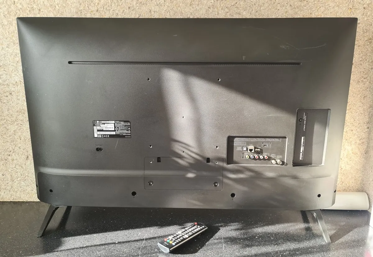 LG 43" 4K Smart TV - 43UJ634V - Perfect Working - Image 3