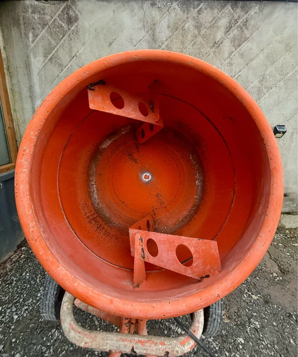 ** AS NEW BELLE 110V ELECTRIC CEMENT MIXER ** - Image 4