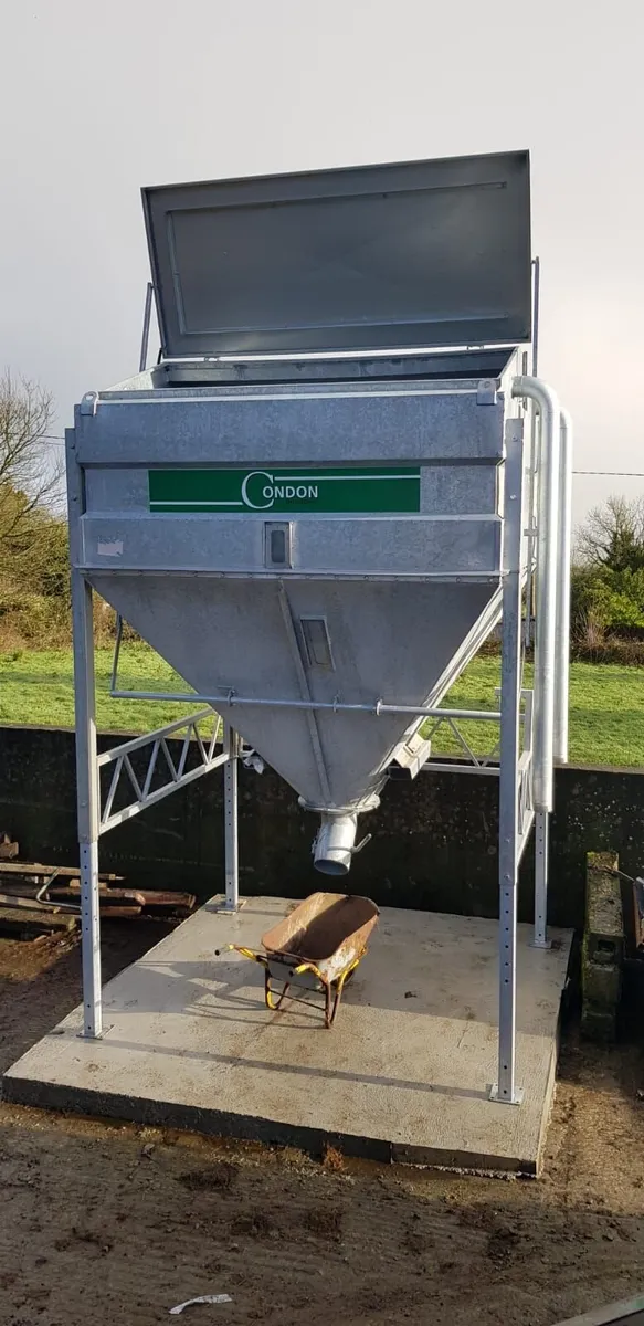 1 , 2,5,8,10 and 12 Ton Ton Meal bins . - Image 1