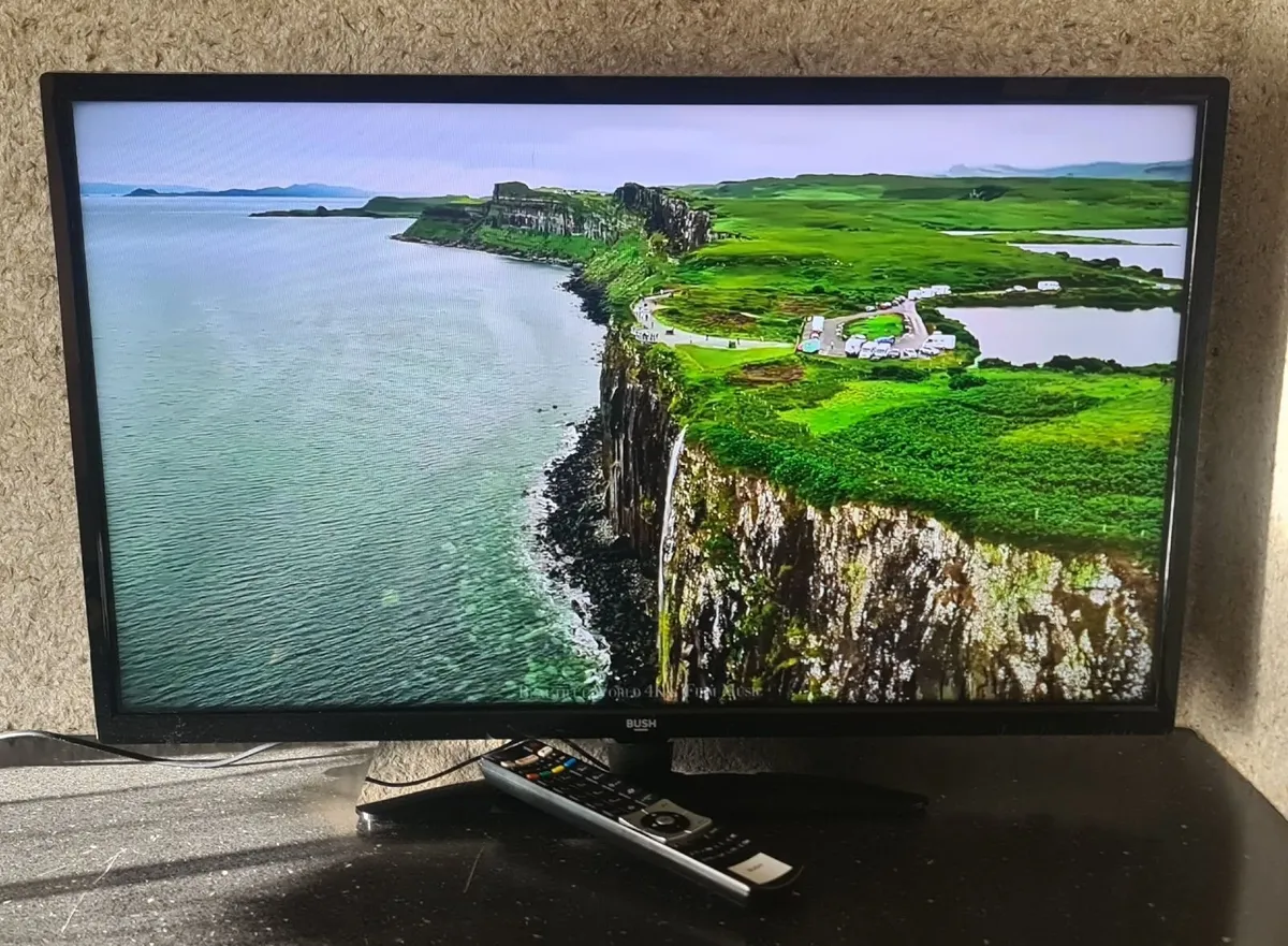 32 Bush Smart TV - Netflix/YouTube - Image 1