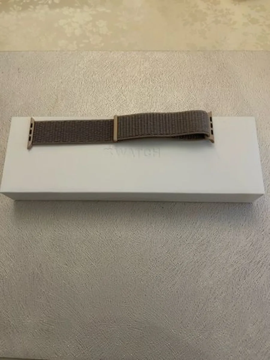 Apple Watch 9 45mm GPS pink like new - Image 2