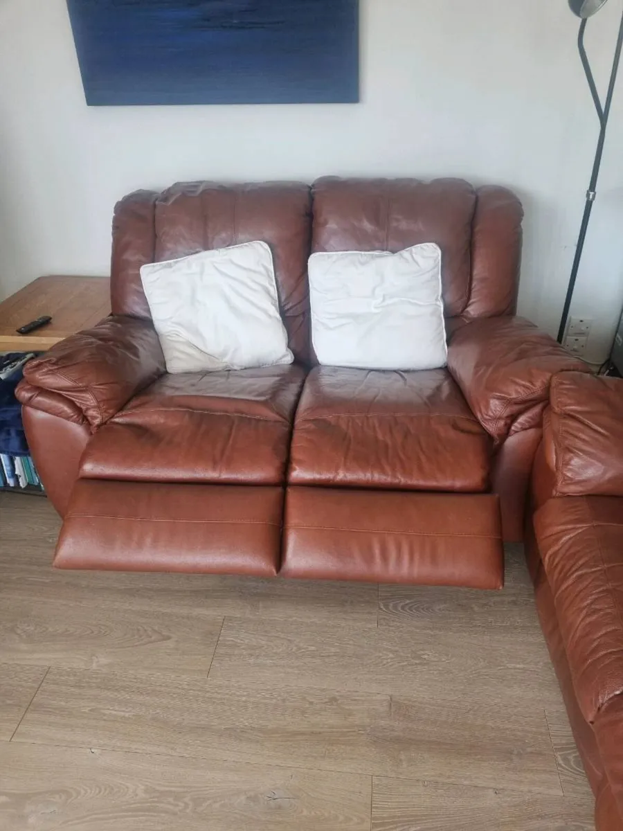 Leather couches - Image 4