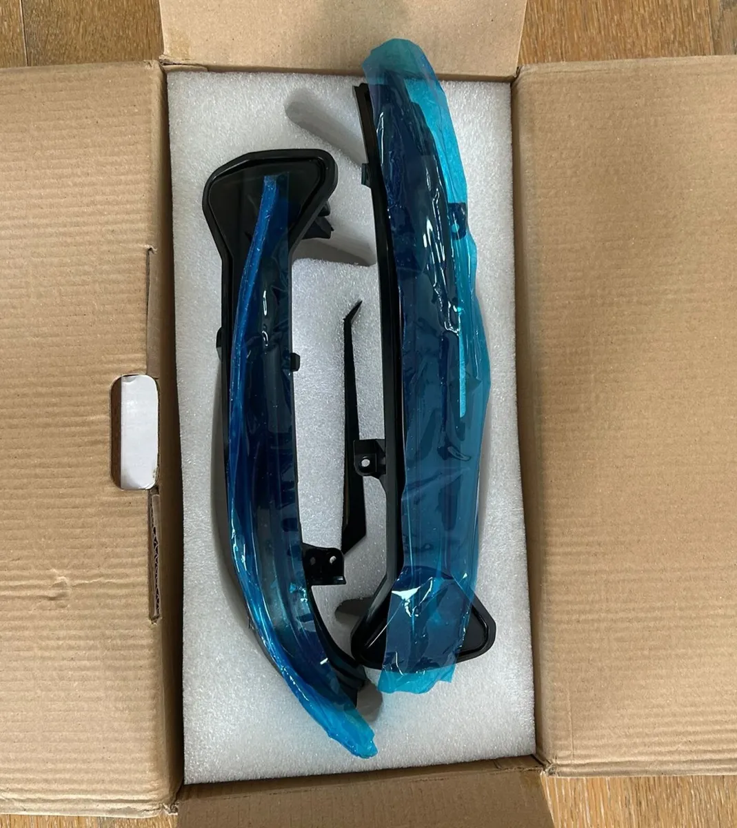 BMW 5 series G30  waterfall indicators & grilles - Image 3