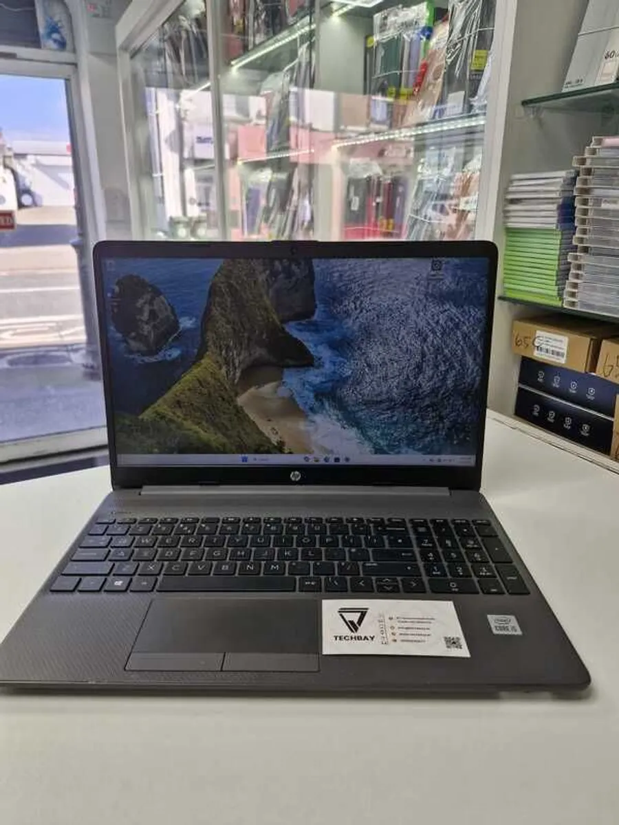 Hp 250 G8 | I5-1035g1 | 16 gb | 256ssd | 15.6 inch screen