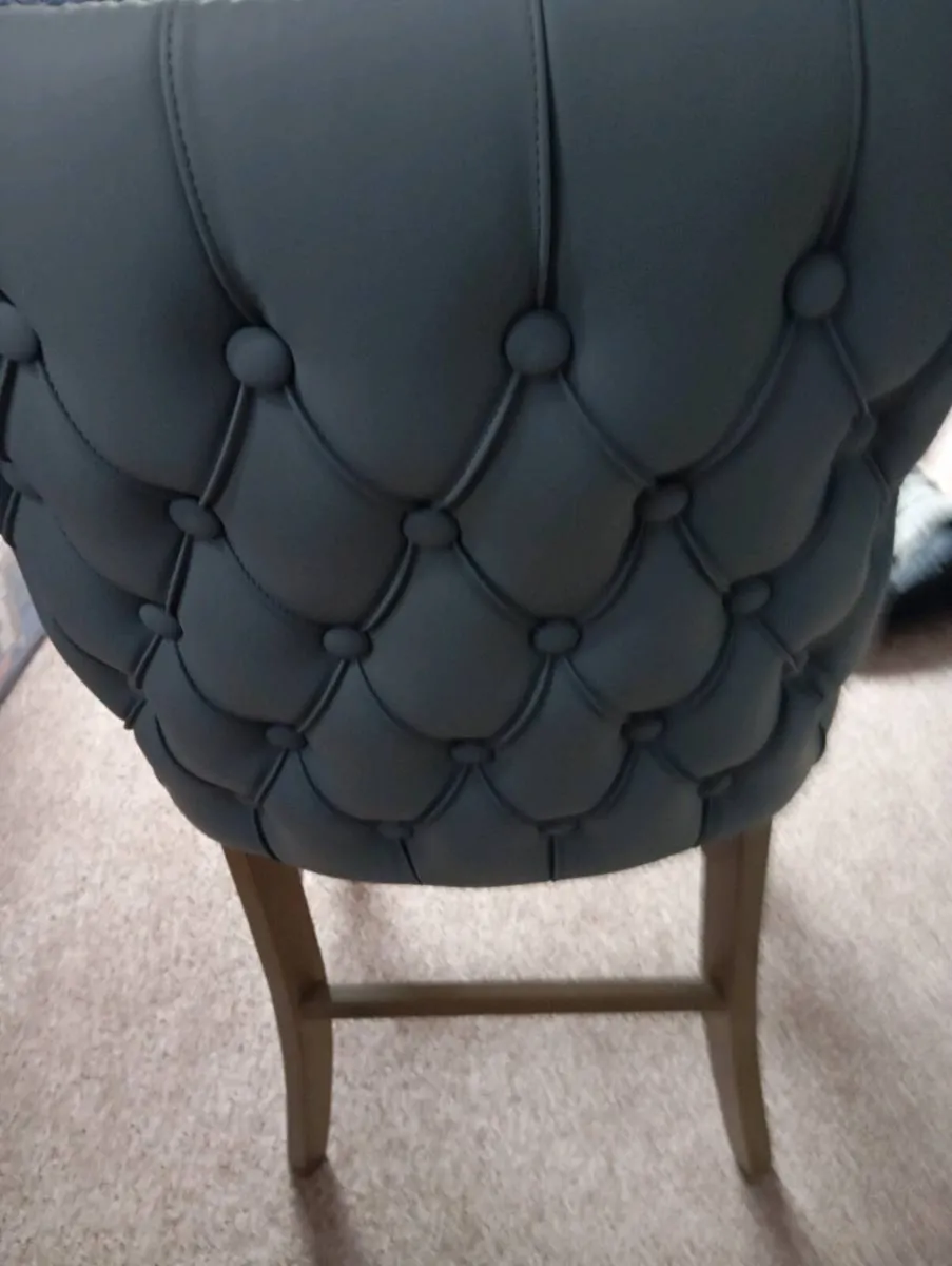 3 bar stools - Image 2