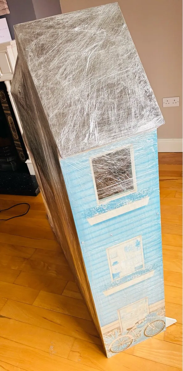 Large Doll house - Image 4