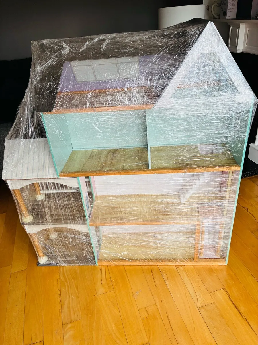 Large Doll house - Image 1