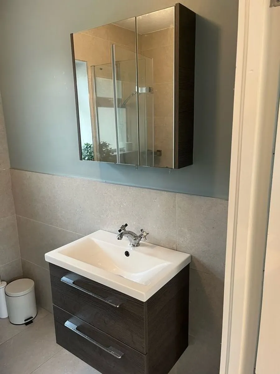 bathroom vanity and sink - Image 1