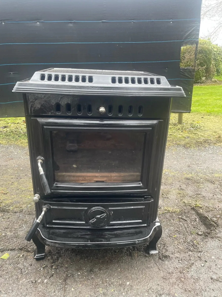 Stove - Image 1