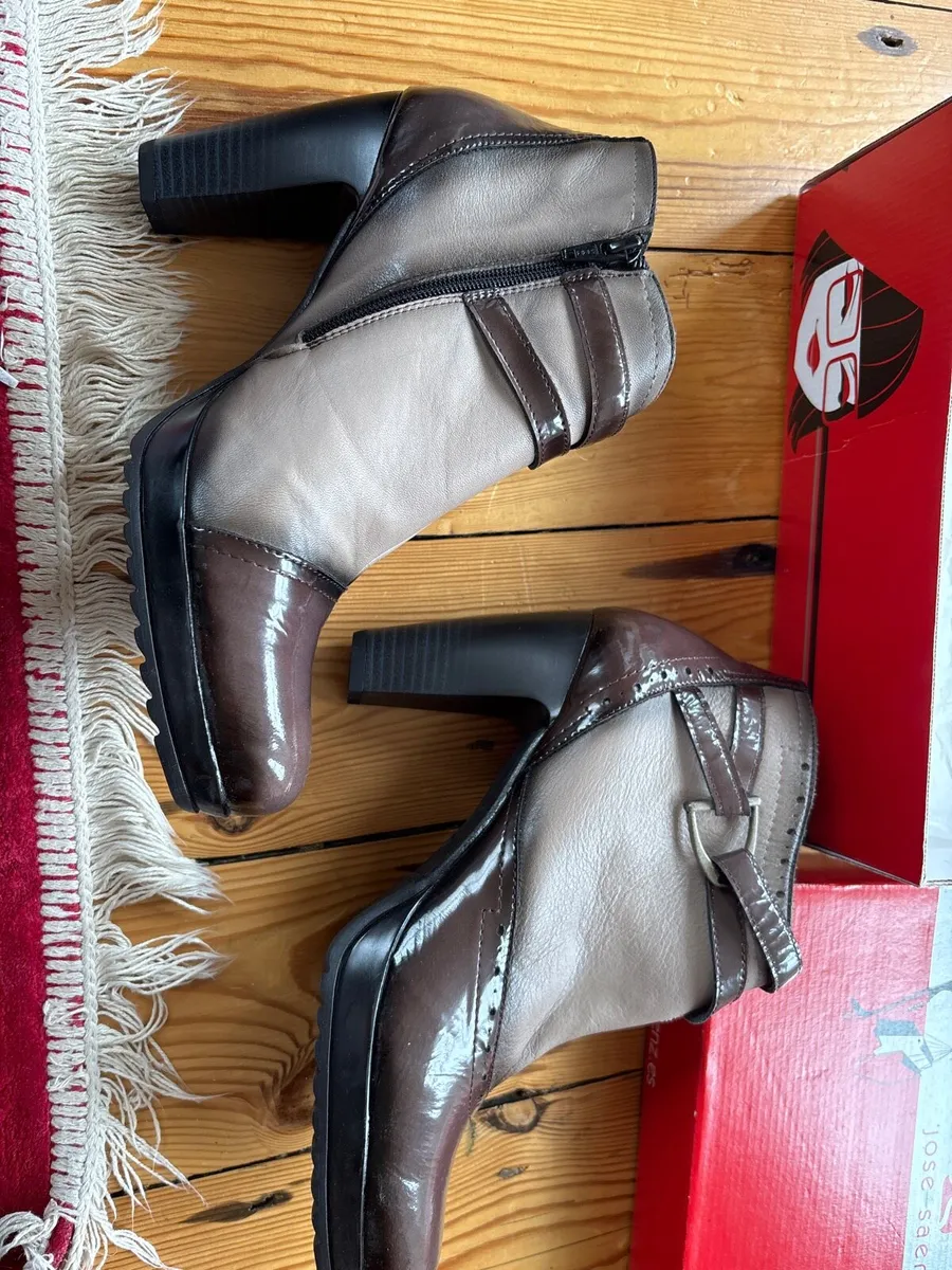 Ankle boots - Image 2