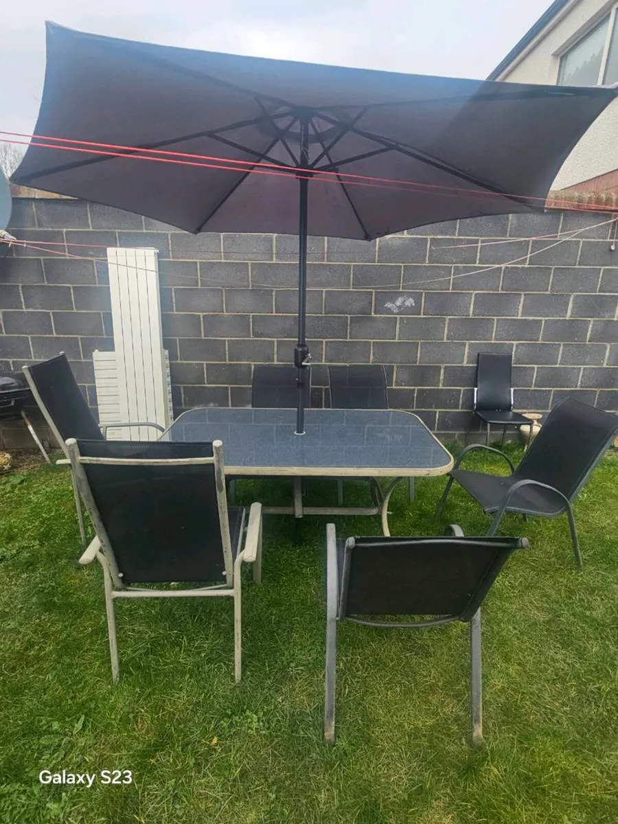 Garden table set - Image 1