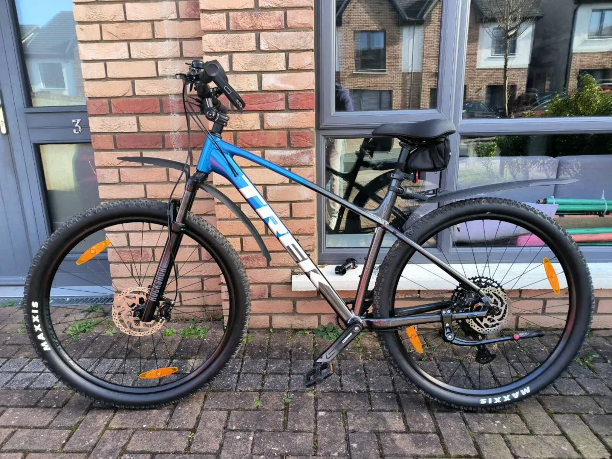 Trek Marlin 8 MTB XL frame 29" + Accessories - Image 1