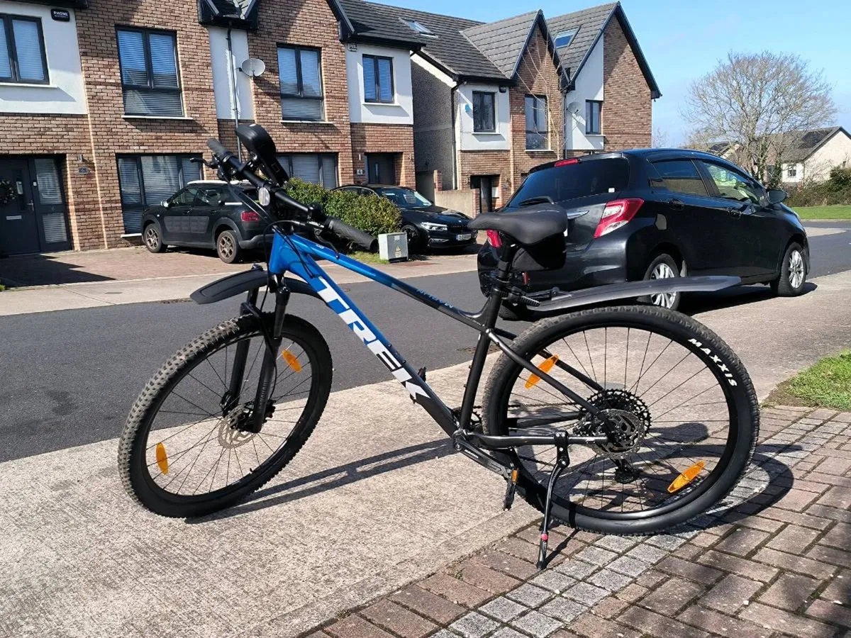 Trek Marlin 8 MTB XL frame 29" + Accessories - Image 2