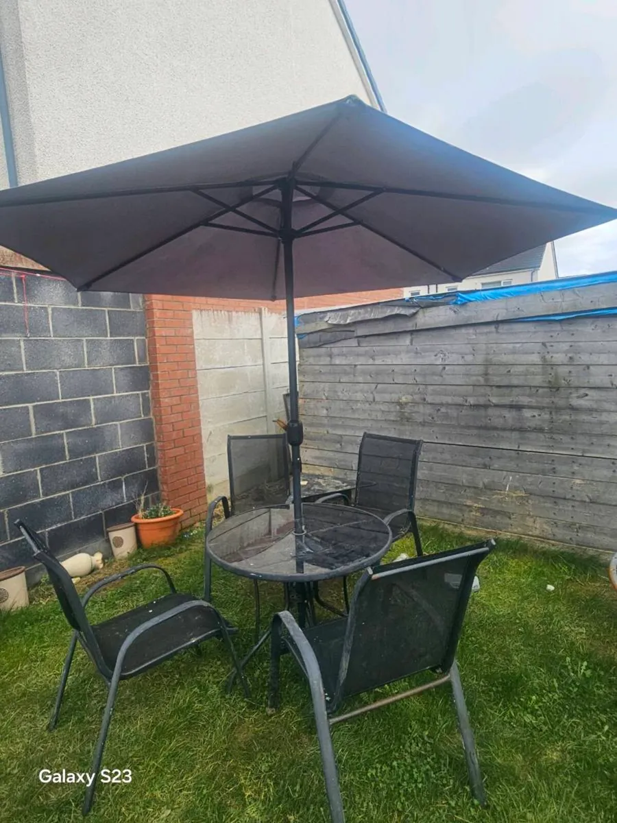 Garden table set - Image 1