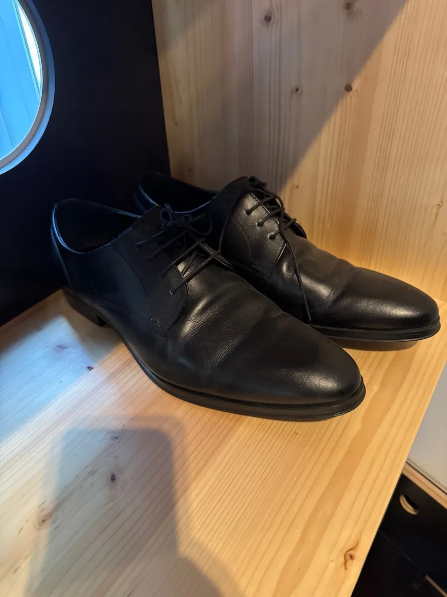 Men’s dress shoes