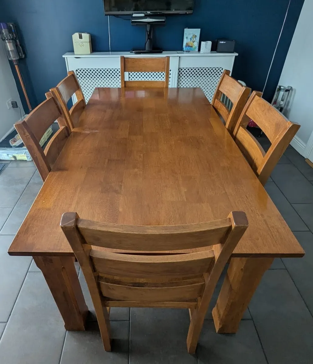 Table and Chairs - Image 2