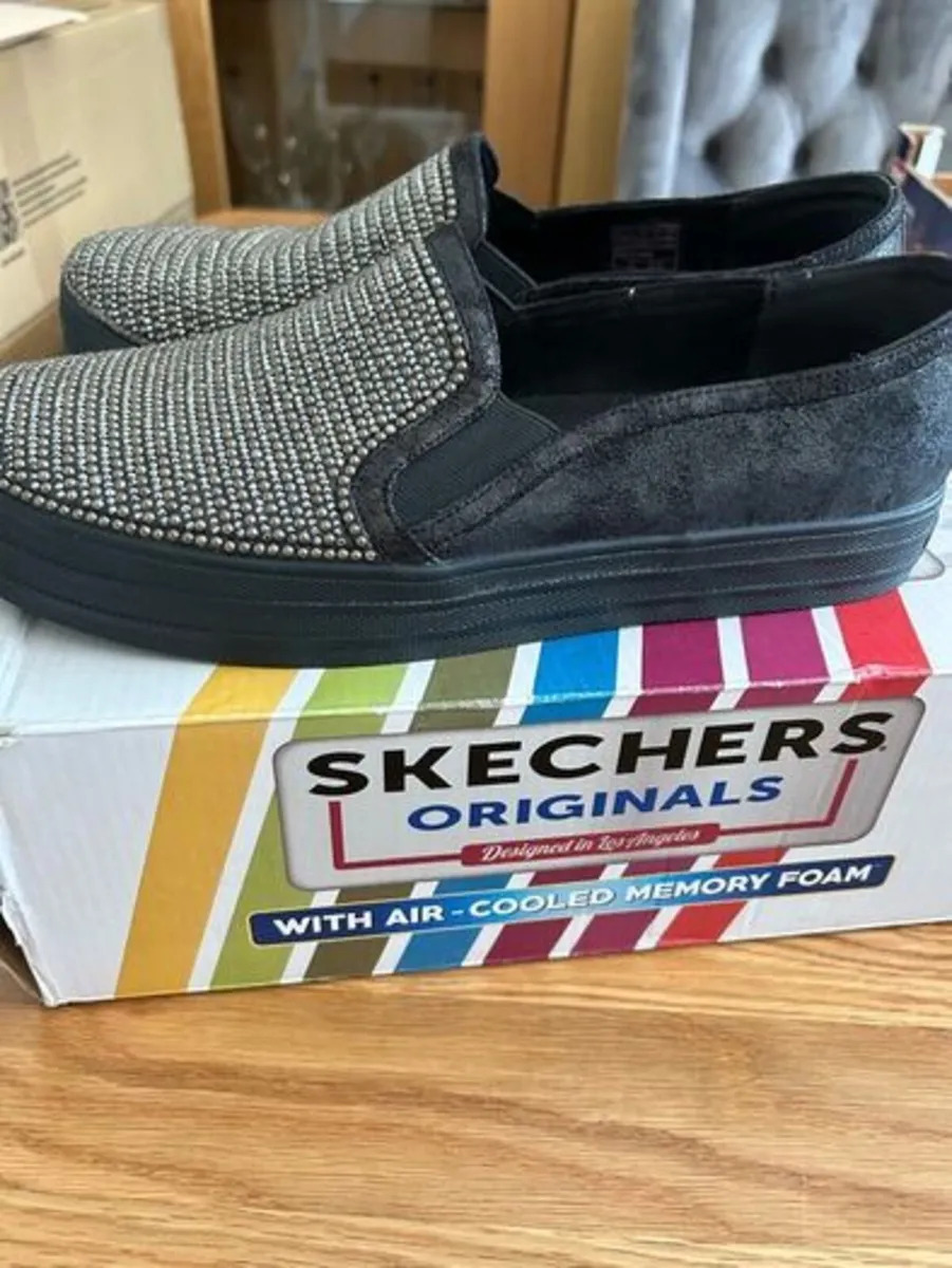 Sketchers womens memory foam shoes 40 eu 7UK New - Image 3