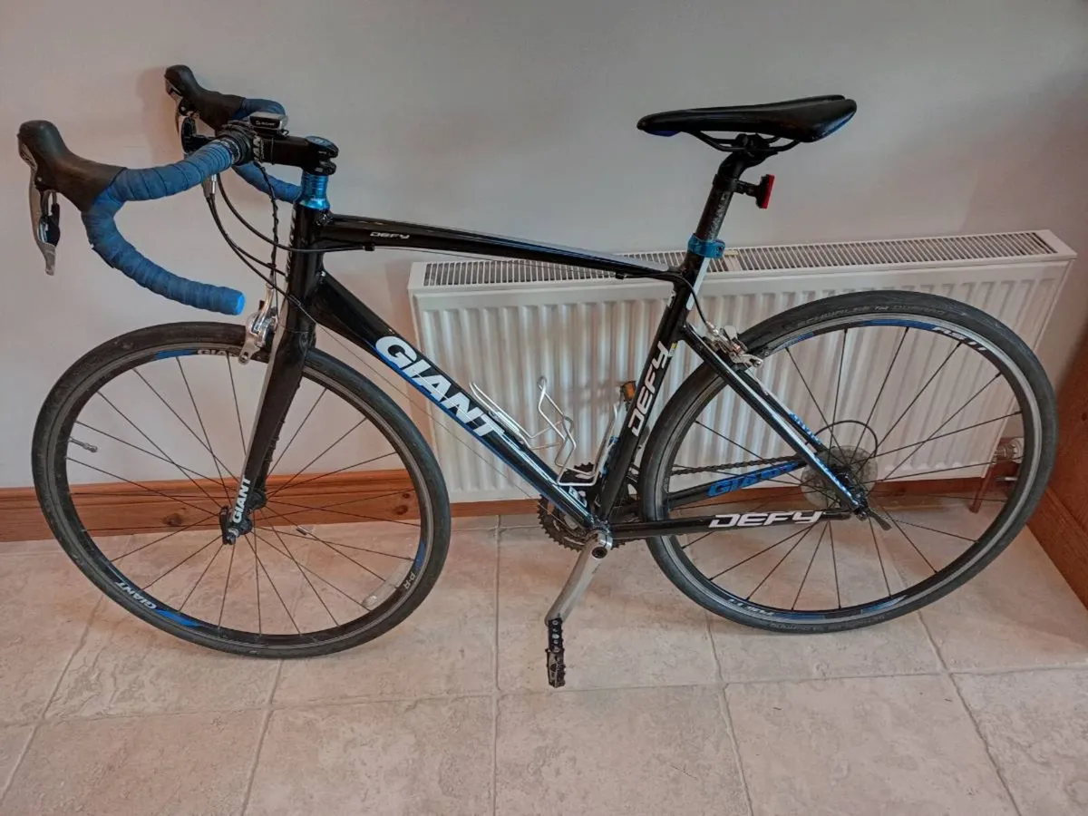 Giant Defy Adult Bicycle - Image 1